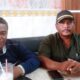 Ketua DPC Aceh Tamiang, Muhammad Bahri bersama Kuasa Hukumnya, Asra, SH saat memberikan keterangan terkait isu dugaan pengutipan uang dengan dalih menerima bantuan rumah duafa, Senin (9/10). Waspada/Yusri