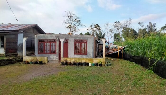 Angin Kencang Disertai Hujan Es Hantam Dua Desa Di Dairi