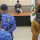 Asisten Pemerintahan dan Kesra Junaedi A Sitanggang (tengah) mewakili Wali Kota Susanti Dewayani mengambil sumpah/janji dan melantik pejabat administrator dan fungsional di ruang kerja Kepala BKPSDM,  komplek Balai Kota, Jl. Merdeka, Senin (2/10).(Waspada-ist). 