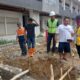 Kadis PUPR Madina Elpi Yanti Harahap, ST menekankan kepada kontraktor agar prospek pekerjaan disegerakan dengan mengedepankan kualitas. Waspada/Ist