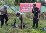 Peringati HUT Humas Polri, Polres Langsa Tanam Pohon