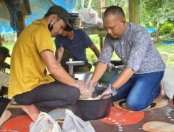 PKM Unsam Latih Pembuatan Pakan Ikan Dan Budidaya Cacing Sutera