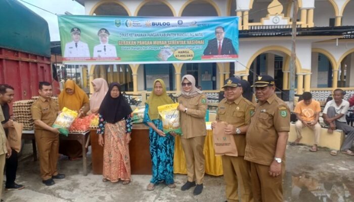 Warga “Serbu” Pasar Murah