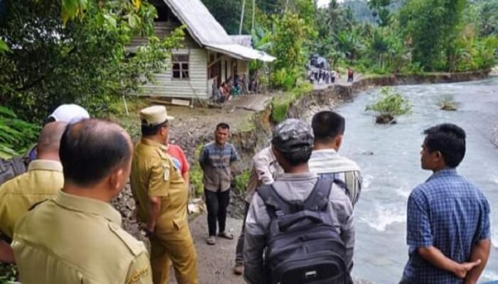 Wabup Nisel Perintahkan Bangun Bronjong Jalan Putus Di Gomo
