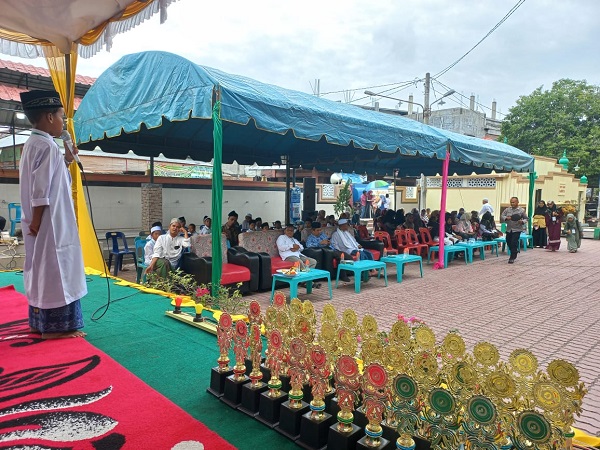 Peserta tampil di Cabang Pidato FASI Darul Aman di Masjid Besar Baitul Muttaqin Idi Cut, Aceh Timur, Selasa (17/10). Waspada/H Muhammad Ishak