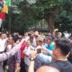 Puluhan warga Desa Pasarbaru Malintang, Kec. Bukit Malintang, Kab. Mandailingnatal, melakukan unjuk rasa lanjutan, Senin (2/10), antara lain memprotes dugaan kecurangan Pilkades. Waspada/Ist