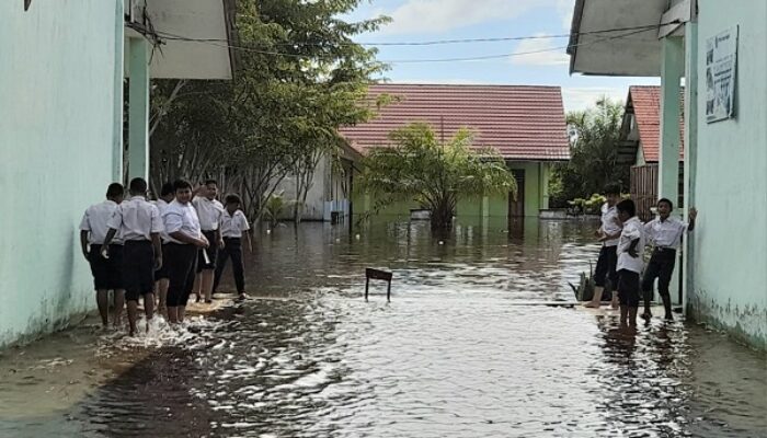 Sekolah Di Singkil Masih Libur Karena Banjir
