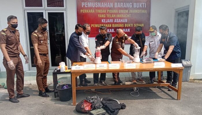 Kejari Musnahkan BB 28 Kasus