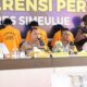 Konferensi pers terkait keberhasilan Polres Simeulue meringkus pencuri baterai dan solar genset sejumlah tower Telkomsel di Simeulue. Rabu (18/10). Waspada/Ist