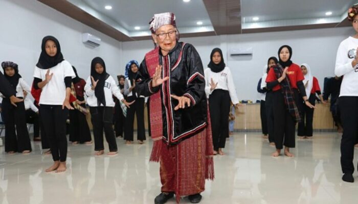 Tim Verifikasi AKI 2023 Uji Penari Usia 89 Tahun