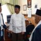 KETUA Umum MUISU,Dr.Maratua Simajuntak, Pj. Gubernur Sumatera Utara, H. Hasanuddin berbincang sebelum kegiatan. Waspada/ist