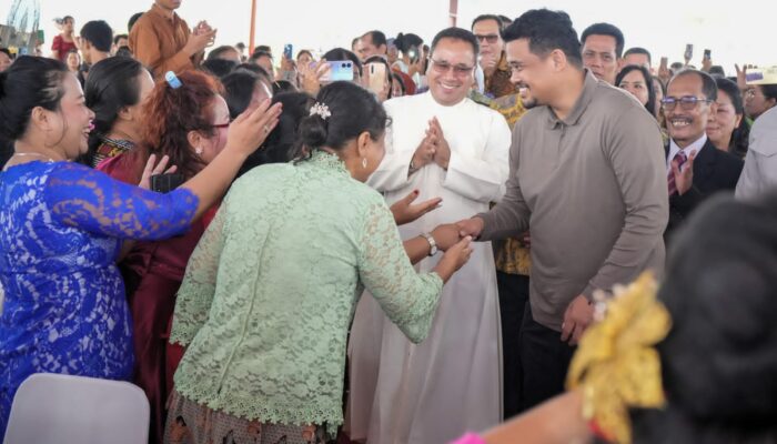 Safari Natal, Bobby Nasution Beri Solusi Masalah Masyarakat