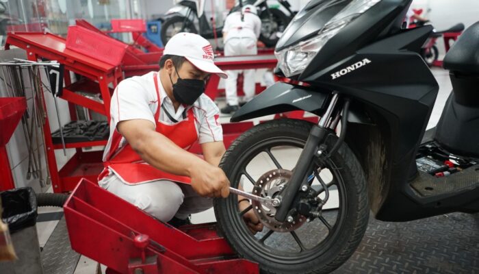 Rahasia Jaga Ban Motor Tidak Mudah Retak
