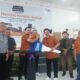 Pimpinan Cabang BRI Medan Gatot Subroto, Wisnu Wirawan secara simbolis menyerahkan hadiah Grand Prize satu unit mobil All New BRV Honda kepada Kepala Unit BRI Petisah untuk selanjutnya diserahkan kepada nasabah pemenang.