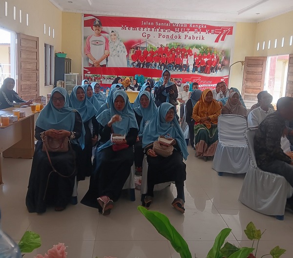 Para peserta sosialisasi Adat Perkawinan Aceh terlihat antusias mengikuti acara sejak awal sampai kegiatan berakhir.(Waspada/Ibnu Sa'dan).