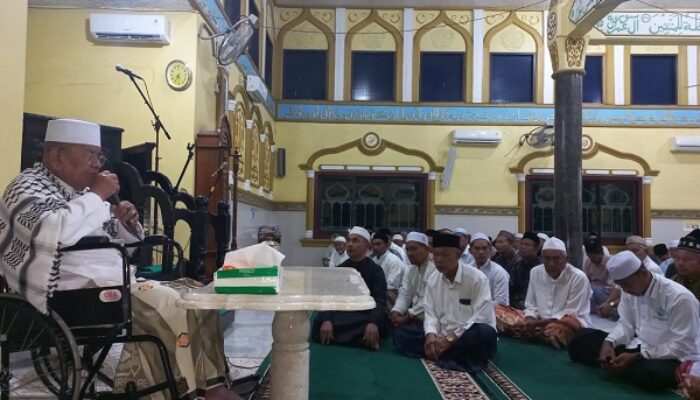 Abon Arongan Sampaikan Pesan Khusus Ke Jemaah Subuh