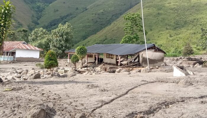 Desa Turpuk Sihotang Dilanda Banjir Bandang, 1 Orang Hilang
