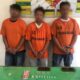 Ketiga pelaku narkoba dan barang bukti saat diamankan di Polsek Perdagangan.(Waspada/ist)