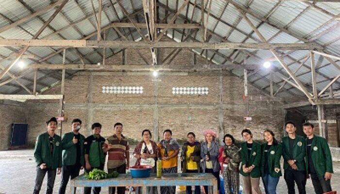 Mahasiswa KKNT USU DS 14 Lakukan Penyuluhan Pada Kelompok Tani Di Desa Sikeben, Sibolangit
