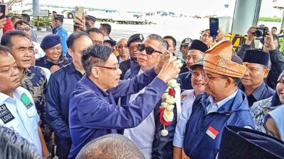 Anies Baswedan Disambut Puluhan Ribu Massa Dengan Sholawat