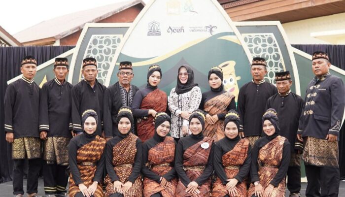 Semangati Peserta, Ketua TP PKK Aceh Singkil Hadir Setiap Perlombaan