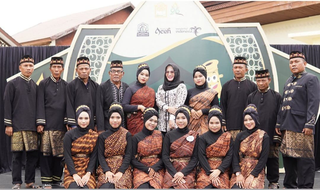 Semangati Peserta, Ketua TP PKK Aceh Singkil Hadir Setiap Perlombaan