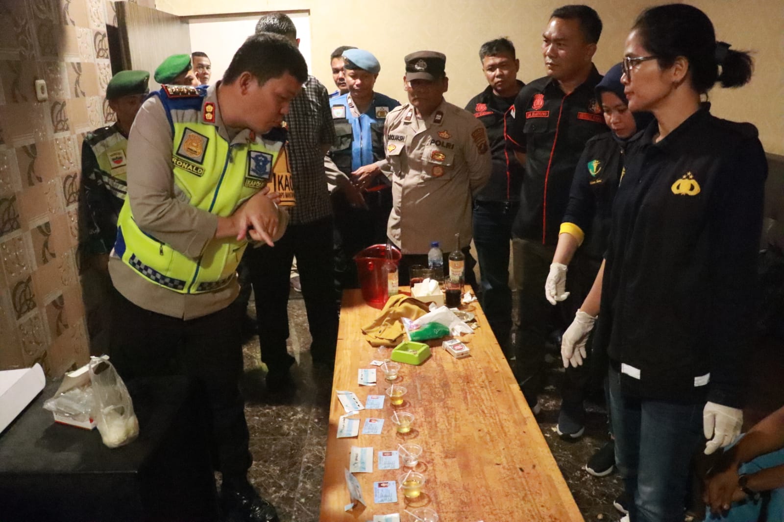 Kapolres Simalungun Pimpin Razia THM Di Perdagangan, Pengunjung Tes Urine