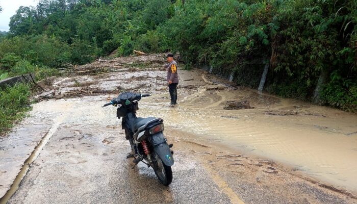 Di Aceh Tengah, 9 Titik Longsor Tutupi Badan Jalan Nasional
