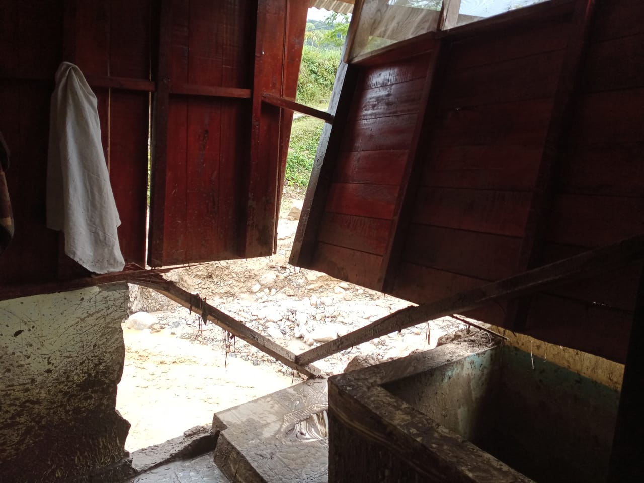 Banjir Bandang Di Ulupungkut, 3 Rumah Hancur, Longsor Di 5 Desa Banjir Bandang Di Ulupungkut, 3 Rumah Hancur, Longsor Di 5 Desa