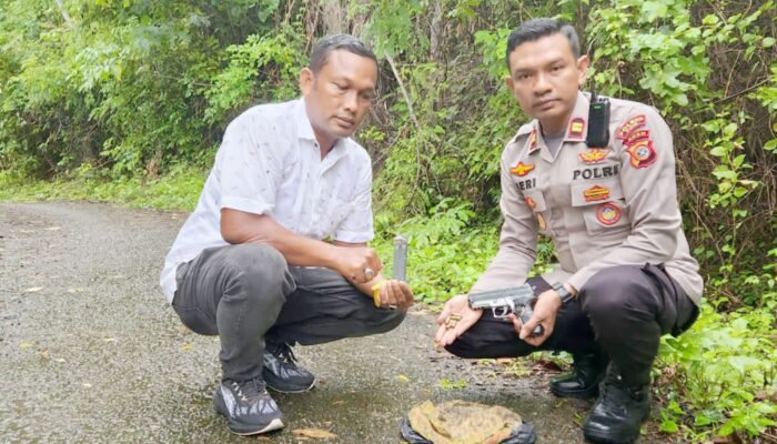 Jelang Pemilu 2024, Warga Tiro Serahkan Pistol Sisa Konflik Ke Polisi