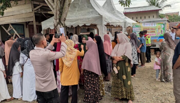 Warga Darul Kamal Antusias Belanja Di Operasi Pasar Khusus
