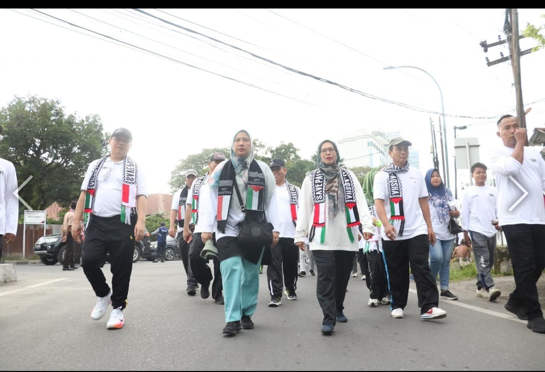 Seribuan Sivitas UINSU Ikuti Jalan Sehat Milad Ke-50 Tahun
