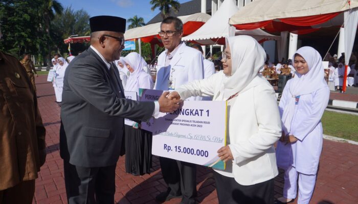 Dua Pegawai RSUD Kota Sabang Raih Nakes Teladan