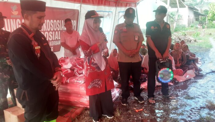Pj Bupati Syakir Serahkan Bantuan Korban Banjir Agara
