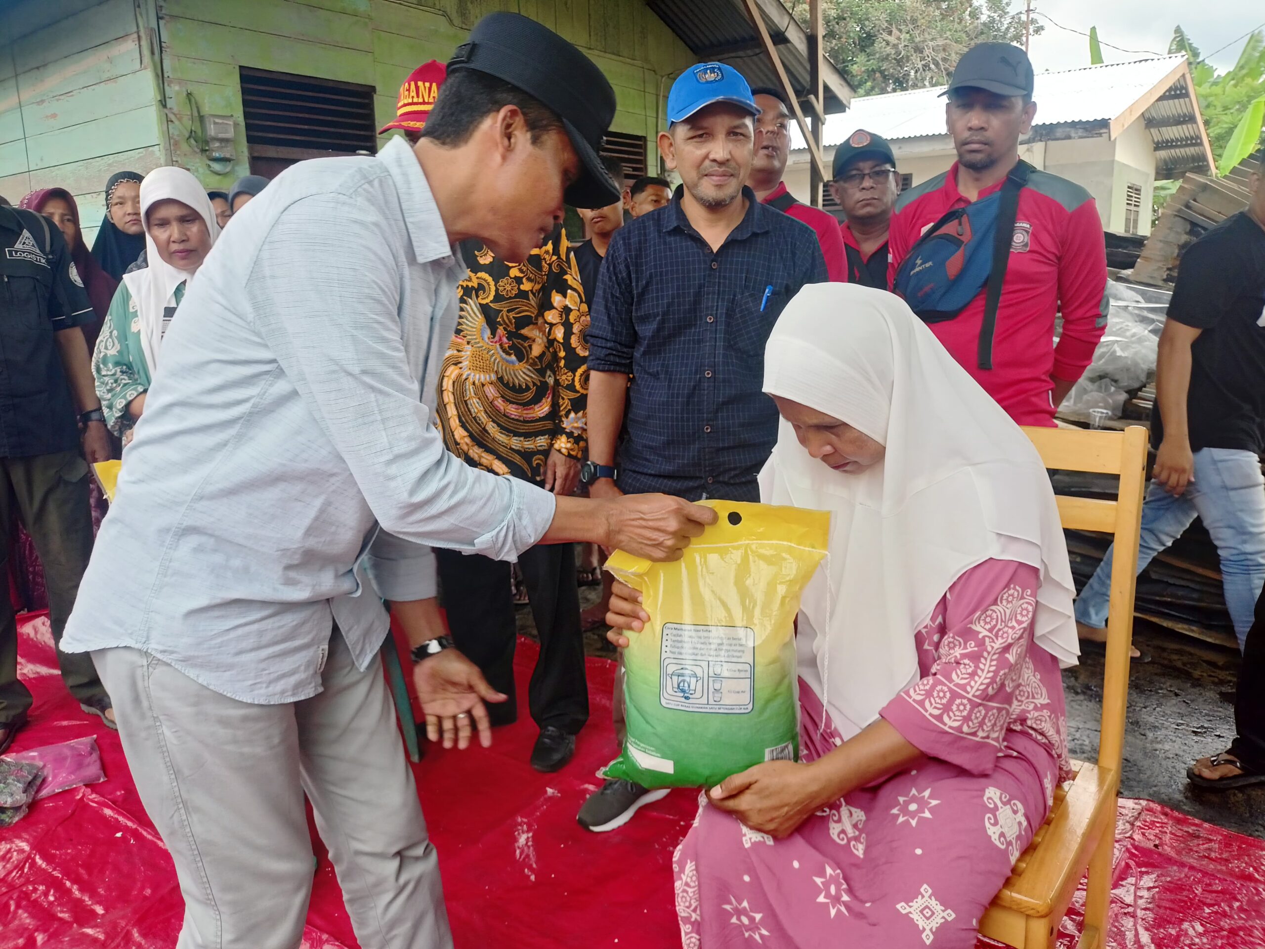 Pemko Langsa Salurkan Bantuan Korban Rumah Kebakaran