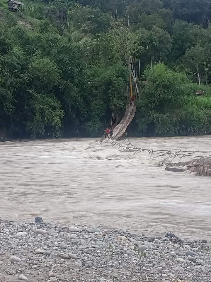 Pemkab Agara Diminta Segera Perbaiki Jembatan Titi Gantung Mendabe