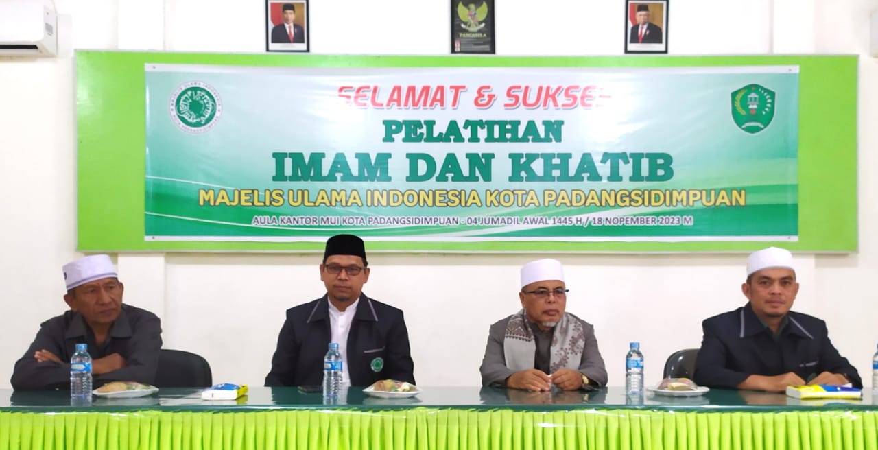 MUI Padangsidimpuan Bekali Generasi Muda Jadi Imam Dan Khatib MUI Padangsidimpuan Bekali Generasi Muda Jadi Imam Dan Khatib