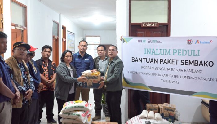 Inalum Serahkan Bantuan Peduli Korban Banjir Bandang Humbahas Dan Samosir