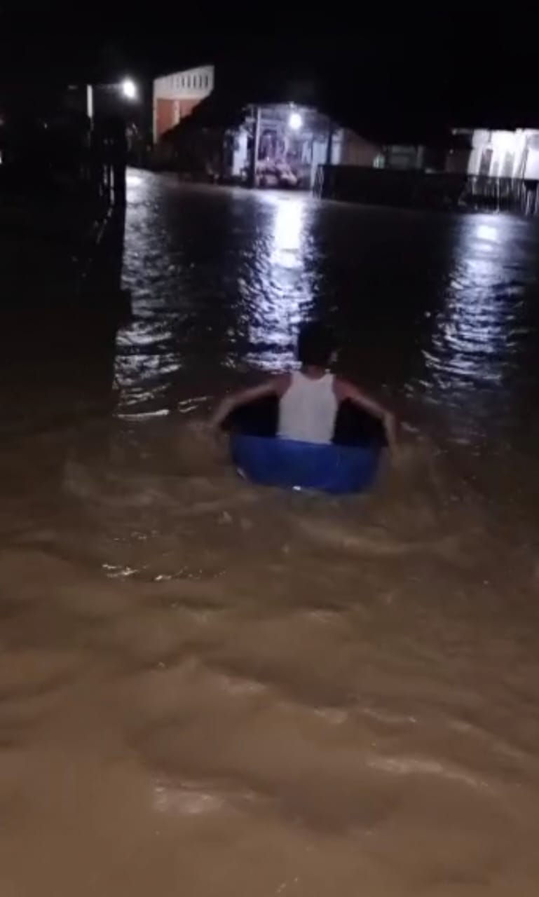 Nagan Raya Dikepung Banjir, Jembatan Keude Seumot Terancam Putus