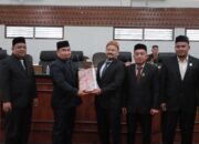 Pj Bupati Aceh Besar Sampaikan Nota Keuangan RAPBK 2024