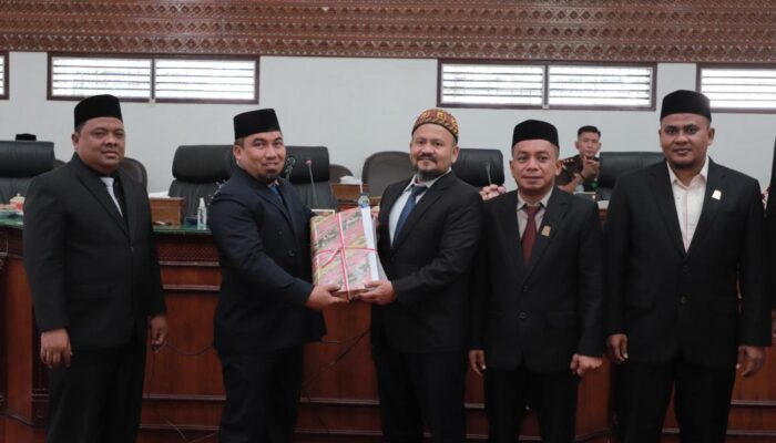 Pj Bupati Aceh Besar Sampaikan Nota Keuangan RAPBK 2024