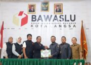 Keluarga Besar Panwaslucam Langsa Barat Donasi Untuk Palestina