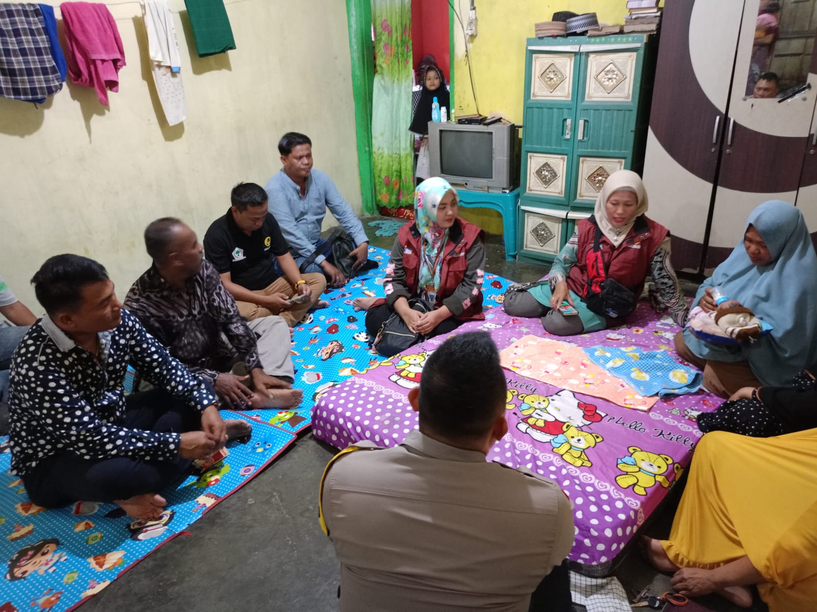 Warga Temukan Sesosok Bayi Di Teras Rumah Kosong