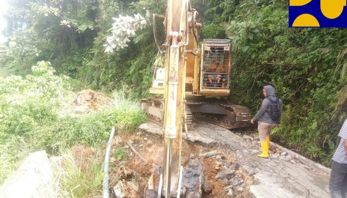 PUPR Perbaiki Jalan Sibanggor, Waspadai Titik Rawan Longsor