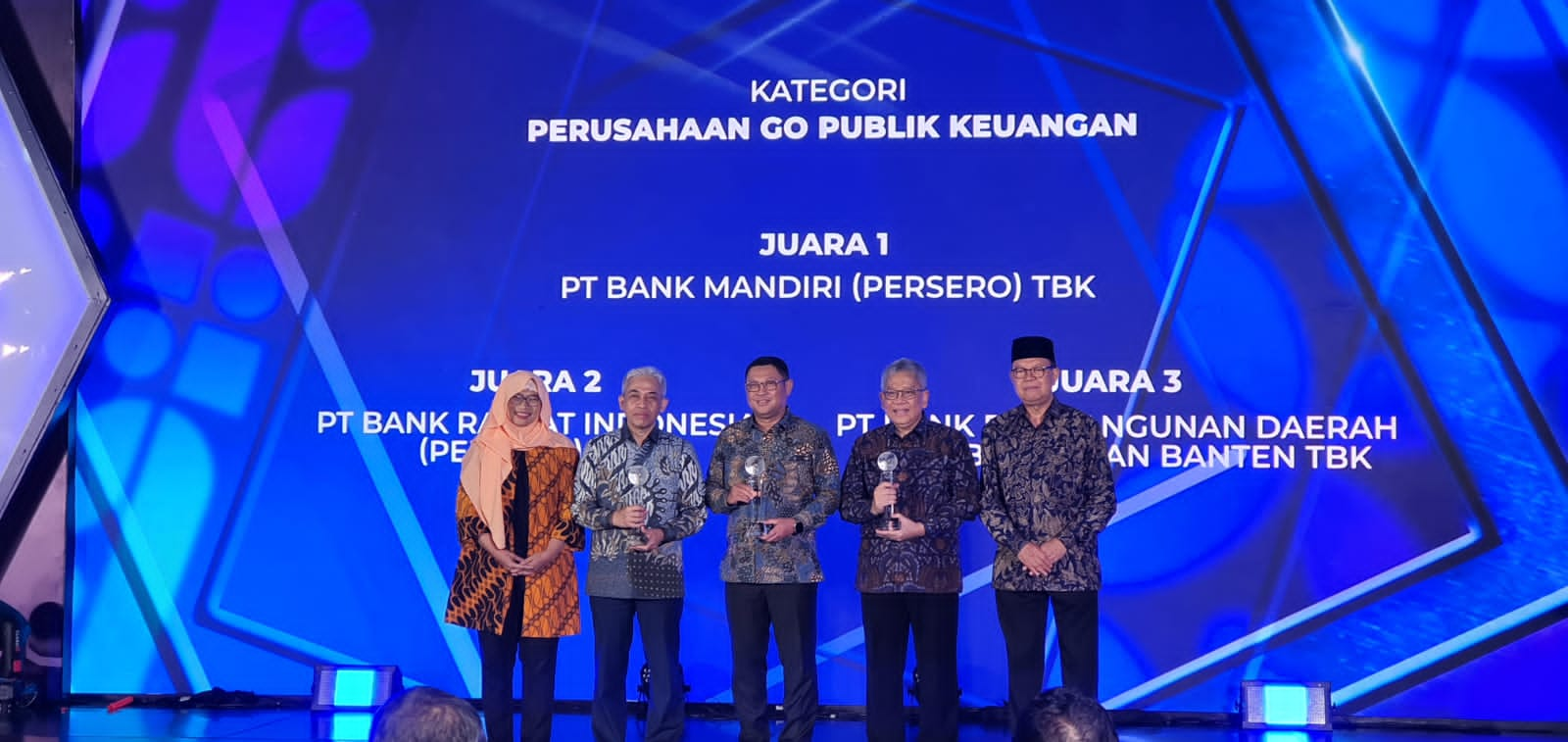 Konsisten Jaga Transparansi, Bank Mandiri Raih Juara 1 Perusahaan Go Publik Keuangan Annual Report Award (ARA) 2022