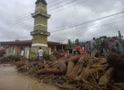 Dokter Putra Ajak Warga Gotroy Pasca Banjir Agara