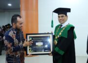 Harian Waspada Terima Penghargaan Dari UIN Ar-Raniry