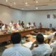 Komisi D DPRD Sumut, Kadin Sumut dan jajaran asosiasi jasa konstruksi menggelar rapat dengar pendapat di ruang dewan, Rabu (1/11). Waspada/Partono budy
