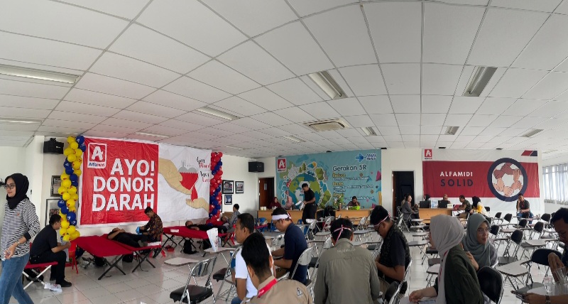 Peringati Hari Pahlawan Nasional, Alfamidi Medan Gelar Kegiatan Donor Darah