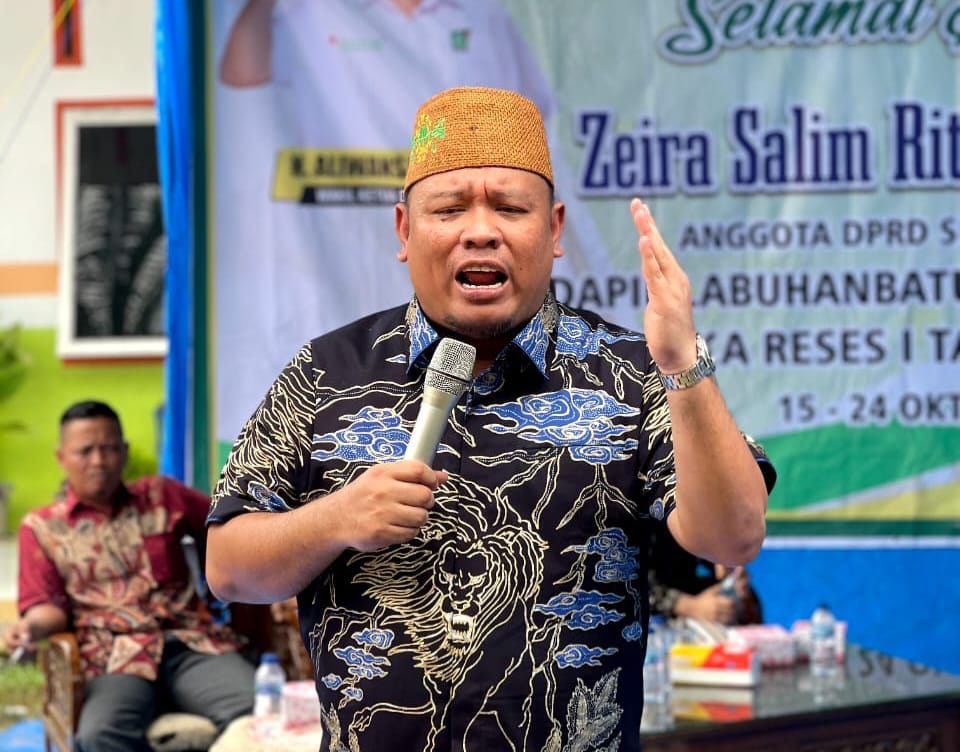 Segera Perbaiki Jalan Rusak Parah Di Paluta, Sipingot–Aek Bilah ANGGOTA DPRD Sumut Zeira Salim Ritonga. Waspada/Ist